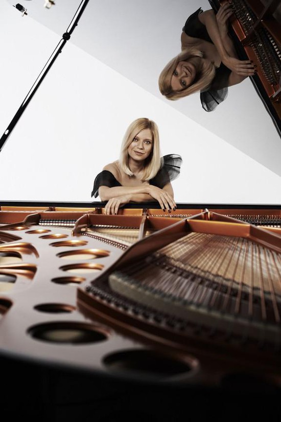 Королева Рахманинова – пианистка Валентина Лисица  (фото с официального сайта артистки, автор Жильбер Франсуа)